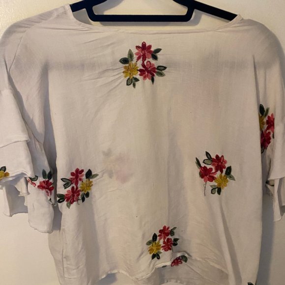 cute floral top - Picture 2 of 2